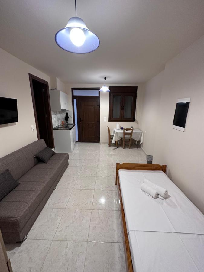 Trochalos Apartment *